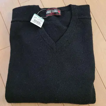 LUCKY STRIKE 블랙 V넥 스웨터 M 사이즈