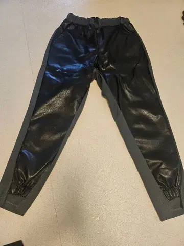 가죽 팬츠 블랙 라메르