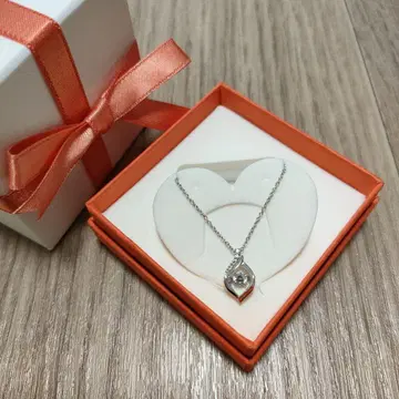 실버 로듐 도금 큐빅 지르코니아 댄싱 스톤 목걸이