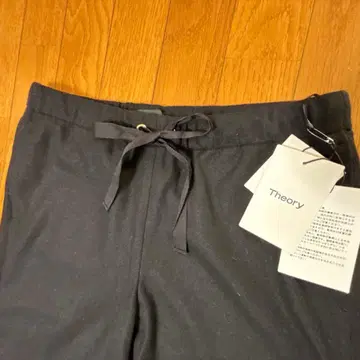 택 포함 새상품 Theory 블랙 울 드로스트 팬츠 P 사이즈