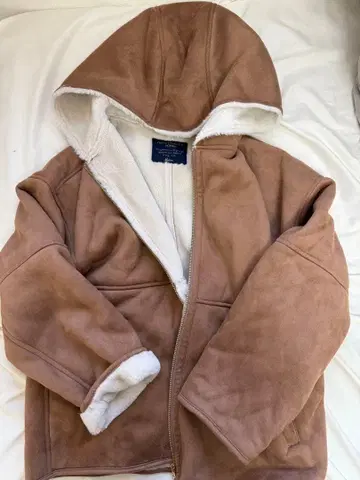 후드 부착 무스탕 코트 M 사이즈