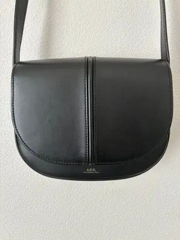 A.P.C. 아페쎄 숄더백 BETTY