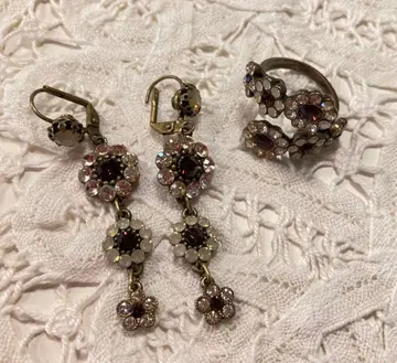 미하엘 네그린 플라워 모티브 귀걸이와 반지 세트