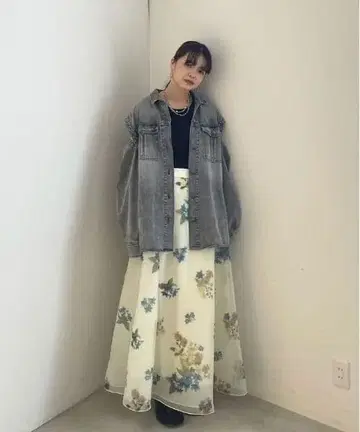 AMERI 플라워 오르간자 플레어 스커트