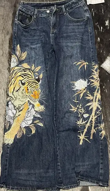 호랑이와 꽃 자수 스트레이트 데님 팬츠