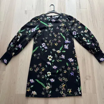 H&M 블랙 플라워 프린트 미니 원피스