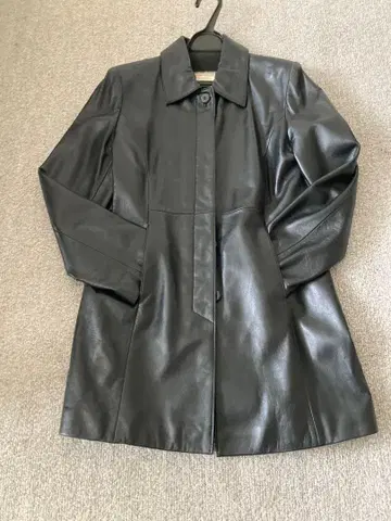 고급 양가죽 블랙 가죽 코트 미사용 새상품급