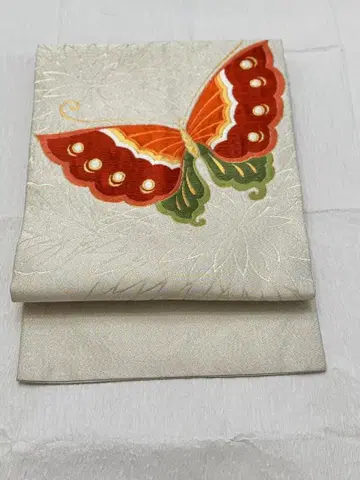 한정 특가 후쿠로 오비 | 반짝이는 금색 바탕에 나비 문양