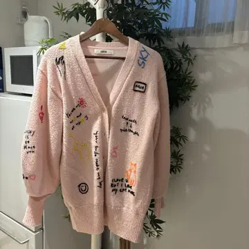 퍼퍼 핑크 자수 가디건