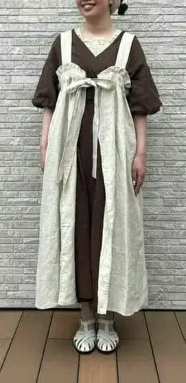 사만사 모스모스 타치카와 한정판 린넨 에이프런 원피스 키나리