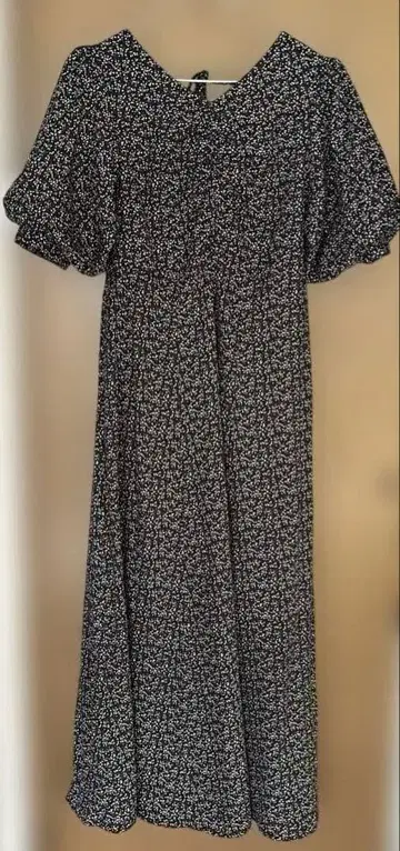 arcive 꽃무늬 벌룬 슬리브 원피스 블랙