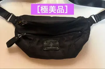 컨디션 최상 블랙 퀼팅 바디백