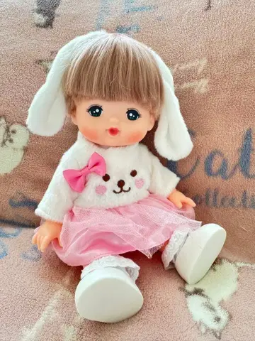 멜짱 토끼 귀 달린 인형 핑크 스커트