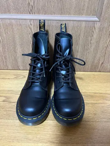 [새상품급] Dr.Martens 닥터마틴 8홀 UK4