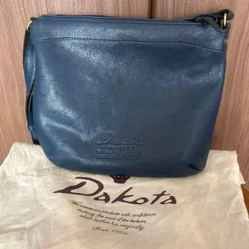 Dakota 네이비 가죽 숄더백