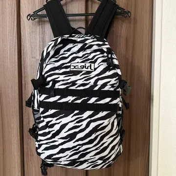 제브라 패턴 백팩