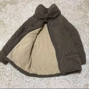 올리브 그린 퀼팅 코트 빅 칼라 따뜻한 보아 안감