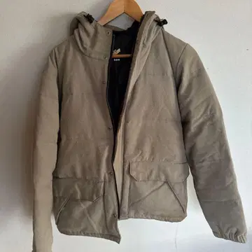 VICTIM 후드 부착 다운 자켓