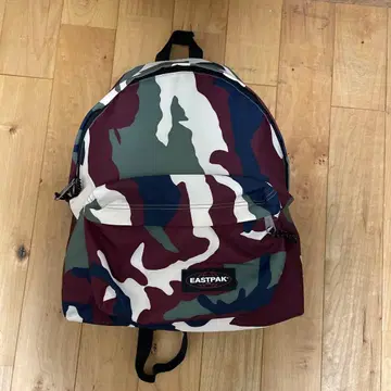 EASTPAK 카모플라쥬 백팩