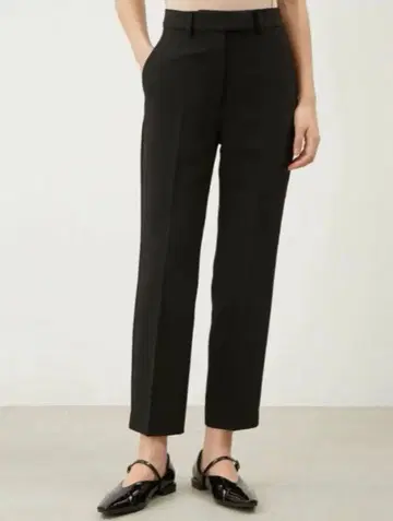 택 포함 미사용 새상품 뒷밴딩 센터 프레스 테이퍼드 팬츠 [손세탁 가능]