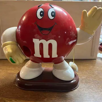 M&M's 빨간색 마스코트 캐릭터