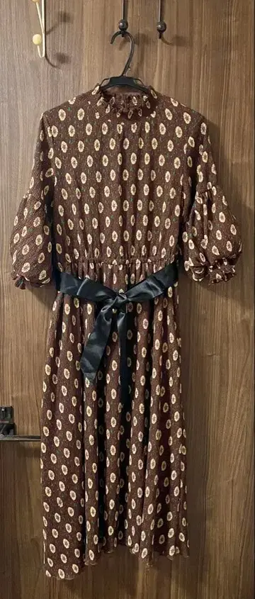 플라워 브라운 원피스 레베카 부티크/구제 의류/브라운/꽃무늬/귀여운