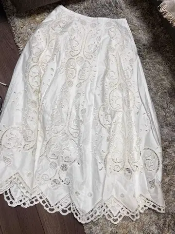 THE SHINZONE 자수 화이트 롱 스커트