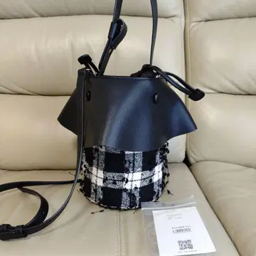 DONOBAN 체크 무늬 핸드백