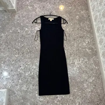 MICHAEL KORS 블랙 슬리브리스 원피스
