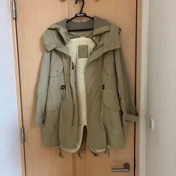 후드 부착 모즈 코트