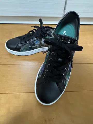 DIANA 다이애나 캐주얼 스니커즈 블랙/플라워 패턴 새상품