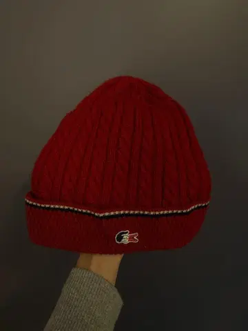 라코스테 케이블 짜임 니트 모자 빨간색
