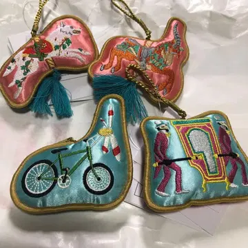 지브리 파크 자수 오너먼트 회전목마