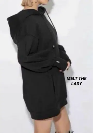 MELT THE LADY 자수 후디 블랙