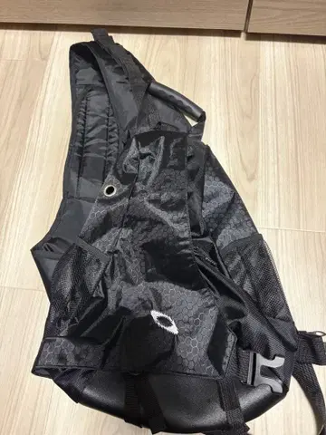 블랙 메쉬 슬링백