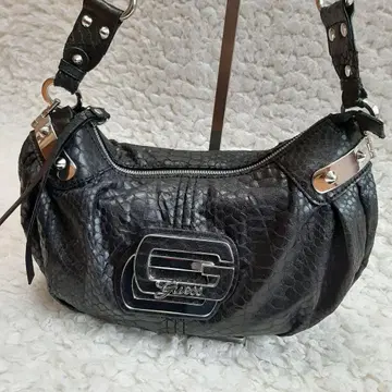 GUESS 게스 원숄더백 블랙 y2k 악어 엠보싱