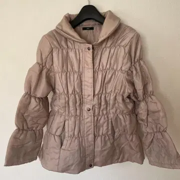 베이지 다운 자켓