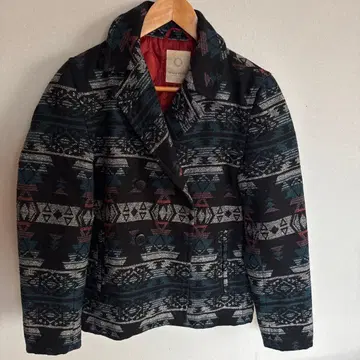 기하학 패턴 더블 버튼 자켓