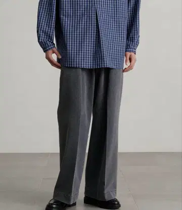 [ 새상품급 ] PUBLIC TOKYO 에버그리스 데님 이지 팬츠