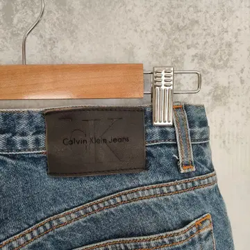 캘빈 클라인 스트레이트 데님 29 가죽 패치