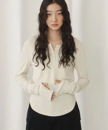 GIUNON 롱 슬리브 립 탑스 롱T 아이보리