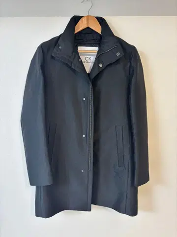 CK 블랙 코트