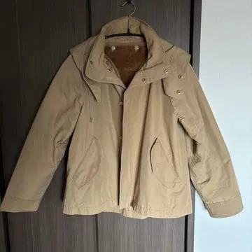 뷰티 앤 유스 베이지 마운틴 후드티