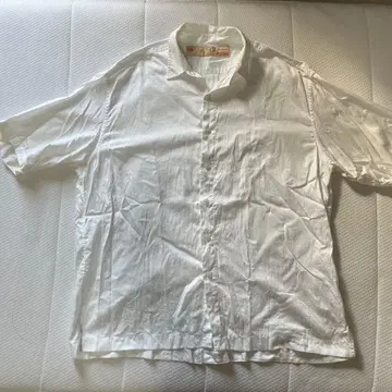 NANO UNIVERSE 화이트 반팔 셔츠 시착만 한 상품