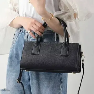 미사용 새상품 (택 없음) AULENTTI 오우렌티 핸드백 블랙