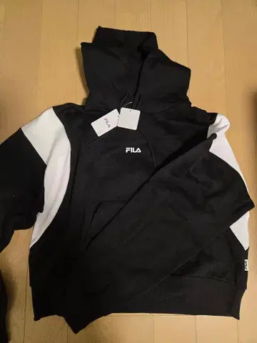 택 포함 새상품 FILA 후드티 블랙/화이트