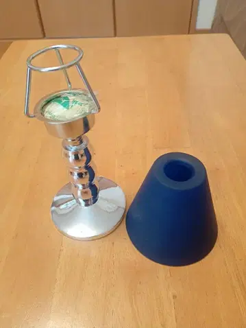 파란색 촛대 조명