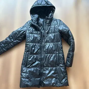 UNIQLO 후드 부착 블랙 롱 다운 자켓