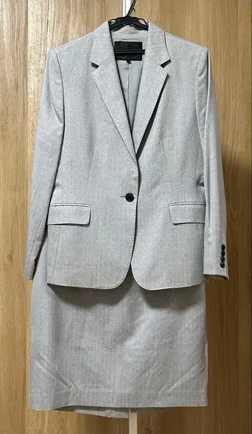 UNTITLED 그레이 스커트 수트 44호