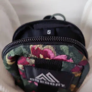 GREGORY 그레고리 퀵 패디드 케이스 S 가든 태피스트리